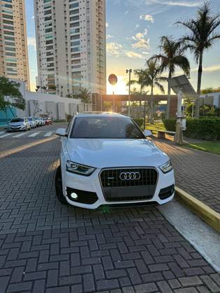 AUDI Q3 2.0 TFSI AMBIENTE QUATTRO 4P GASOLINA S TRONIC